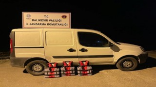 Edremit ve Ayvalıkta 63 düzensiz göçmen ve 1 organizatör yakalandı