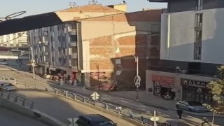 Elazığda cadde ortasında silahlı kavga kamerada