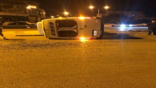 Elazığda minibüs ile otomobil çarpıştı: 1 yaralı