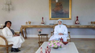 Emine Erdoğan, Malcolm Xin kızı İlyasa Şahbaz ile görüştü