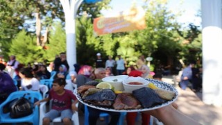 Erganide yöresel yemeklerin unutulmaması için yarışma düzenledi