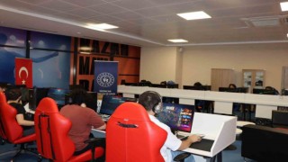 Erzincanda kurulan e-spor atölyesinde müsabakalar sürüyor