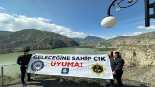 Erzurum polisinden gençlere uyuşturucu uyarısı