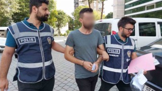 Eşinden uzaklaştırma kararı bulunan koca eve girmek isteyince tutuklandı