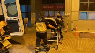 Eşine kızdı kendini bıçakladı