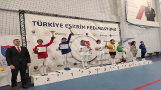 Eskişehirli sporcular eskrimde 3 derece aldı