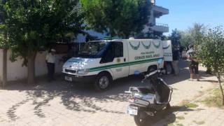 Evinin banyosunda başından vurulmuş halde bulundu