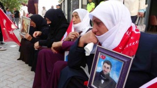 Evlat nöbetindeki anne Nazlı Sancar: “Kanımın son damlasına kadar HDPnin kapısından ayrılmayacağım”