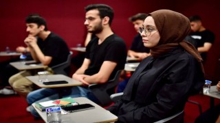 Fatih Belediye Başkanı Ergün Turan tecrübelerini gençlerle paylaşıyor