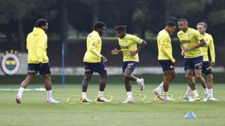 Fenerbahçe, Çaykur Rizespor maçı hazırlıklarını tamamlayarak kampa girdi