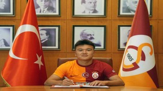 Galatasaray, Beknaz Almazbekov ile yeni sözleşme imzaladı
