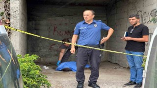 Garajda bulunan erkek cesedi ekipleri harekete geçirdi
