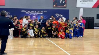 Gençlik ve Spor Bakanı Dr. Osman Aşkın Bak Yaz Spor Okulları kapanış törenine katıldı