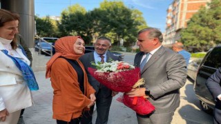 Gençlik ve Spor Bakanı Osman Aşkın Bak, AK Partide partililerle bir araya geldi