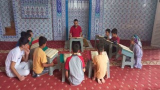 Germencikteki camilerde Kuran Öğretimi Programı devam ediyor