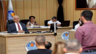 Gültak, yeniden aday adayı olduğu açıkladı