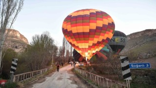 Güney Afrikalı turistlerin Soğanlı Vadisinde renkli anları