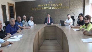 Hakkaride bursluluk sınavı toplantısı yapıldı
