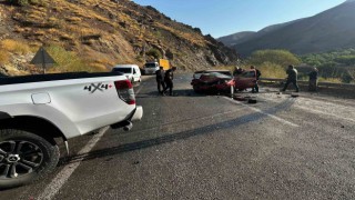 Hakkaride trafik kazası: 3 yaralı