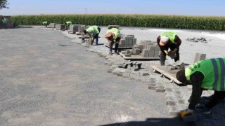 Haliliyede kilitli beton parke yerleştirme çalışmaları tam not alıyor