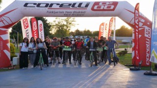 Hareket için pedalladırlar