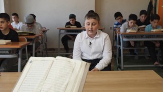 Hıfzını 9 ay gibi kısa sürede tamamlayan hafız göz doldurdu