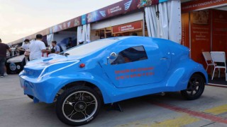İEÜlü öğrencilerin geliştirdiği elektrikli otomobil TEKNOFESTte tanıtıldı