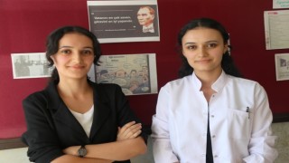 İkiz kız kardeşler Bitlise matematik öğretmeni olarak atandı