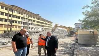 İl Başkanı Çetin, tarih yıkımı yerinde inceledi