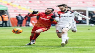 İlhan Parlak futbolu bıraktı