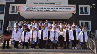 İmam hatipli öğrenciler beyaz önlüklerini giydiler
