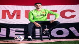 İngiltere Premier Lig ekibi Manchester United, Fenerbahçeden Altay Bayındırı 4 yıllığına kadrosuna kattığını açıkladı.