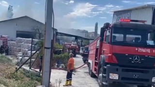 İnşaat malzeme deposunda yangın