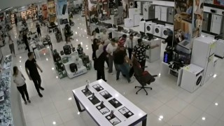 Ispartada mağaza çalışanları ile müşteri çift arasında kavga