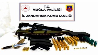 Jandarmadan ruhsatsız silah baskını