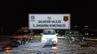 Jandarmanın operasyonlarında 88 düzensiz göçmen ve 9 organizatör yakalandı