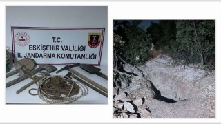 Kaçak kazı yapan şahıslar suçüstü yakalandı