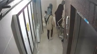 Kadın hırsızlar girdikleri daireden döviz, telefon ve makyaj malzemesi çaldı