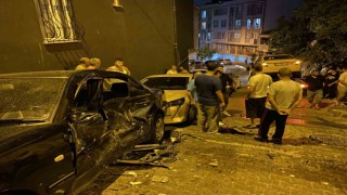 Kağıthanede freni patlayan taksi yokuş aşağı kayarak 3 araca çarptı: 1 yaralı
