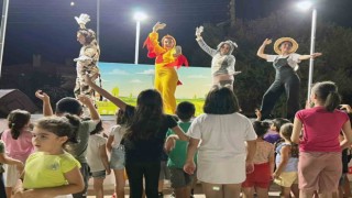 Karya ve Dostları oyunu 10 mahallede sahnelendi