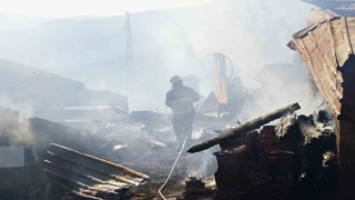 Kastamonuda 10 ev ve 3 ahırın etkilendiği yangın söndürüldü
