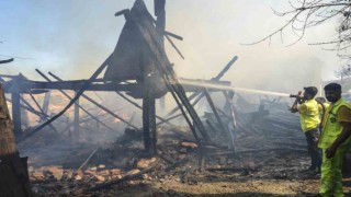 Kastamonuda 3 ev ve 1 ahır yangında kül oldu