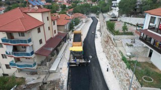 Kavaklıderede sıcak asfalt çalışmaları devam ediyor