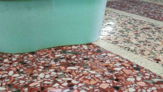 Kayınbiraderin eniştesini bıçakladığı an kameralara yansıdı