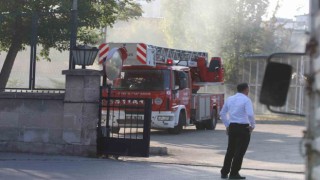 Kayseride fabrika hurdalığında çıkan yangın söndürüldü