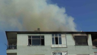 Kayseride korkutan yangın: Yanan ev 1 saatte söndürüldü