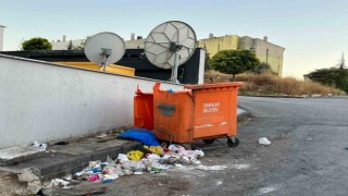 Kırık konteyner değiştirilmeyi bekliyor