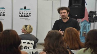 Kitap Limanında Kurmacanın Doğası konuşuldu