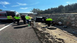 Kontrolden çıkan araç beton duvara çarptı: 1 yaralı