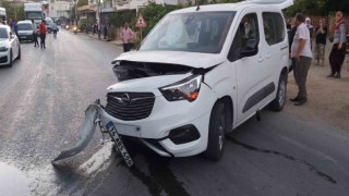 Kontrolden çıkan tır önce araçlara çarptı sonra devrildi: Kaza anı kamerada